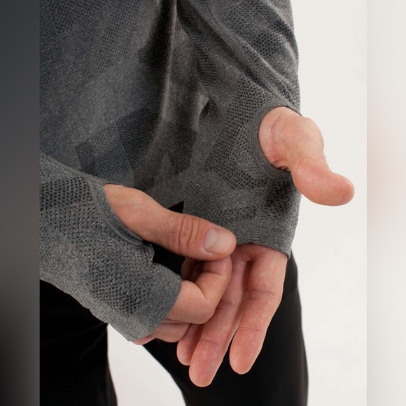 Lululemon Metal Vent Tech Half-Zip Long Sleeve (M) - Picture 8 of 9